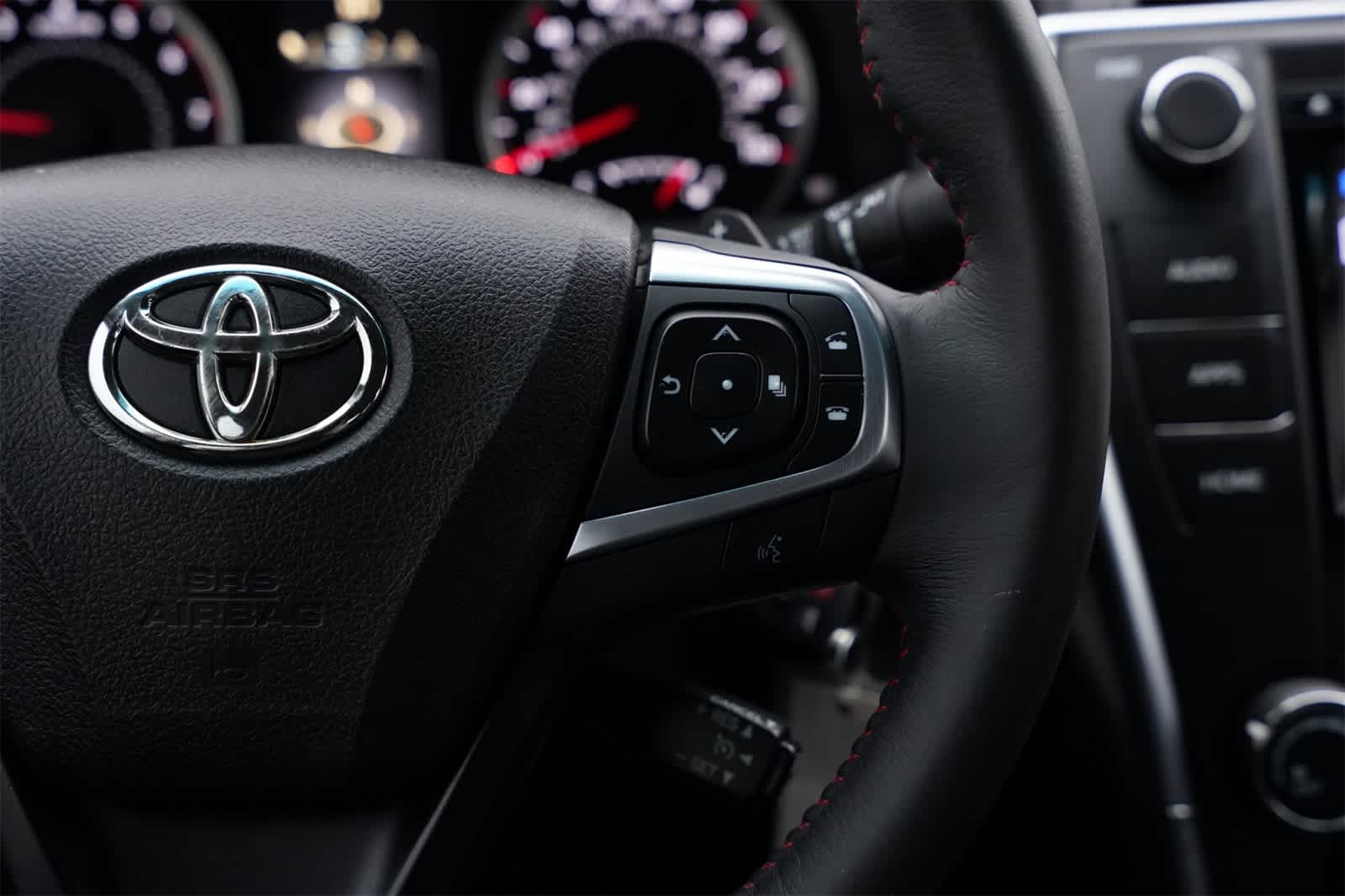 Thumbnail: 2015 Toyota Camry - 11