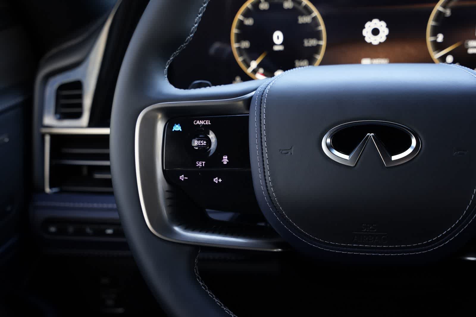 Thumbnail: 2026 INFINITI QX80 - 8