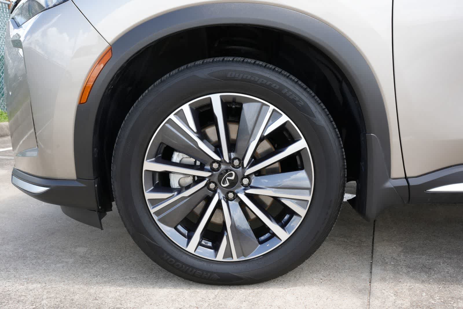 Thumbnail: 2026 INFINITI QX60 - 25