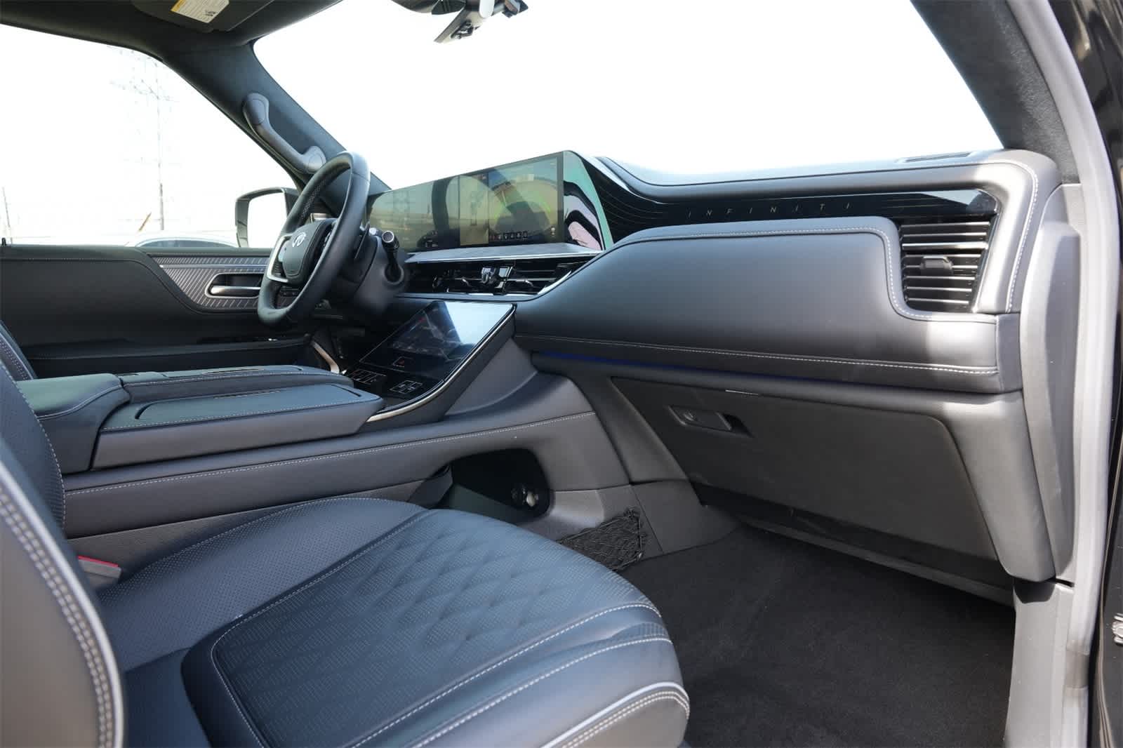 Thumbnail: 2025 INFINITI QX80 - 22