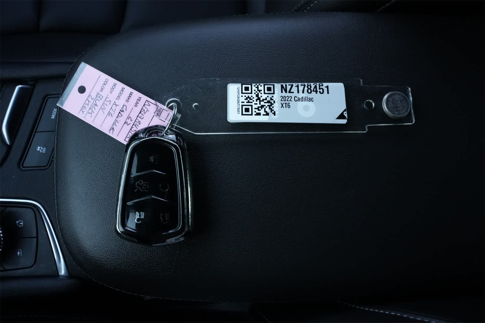 Thumbnail: 2022 Cadillac XT6 - 28