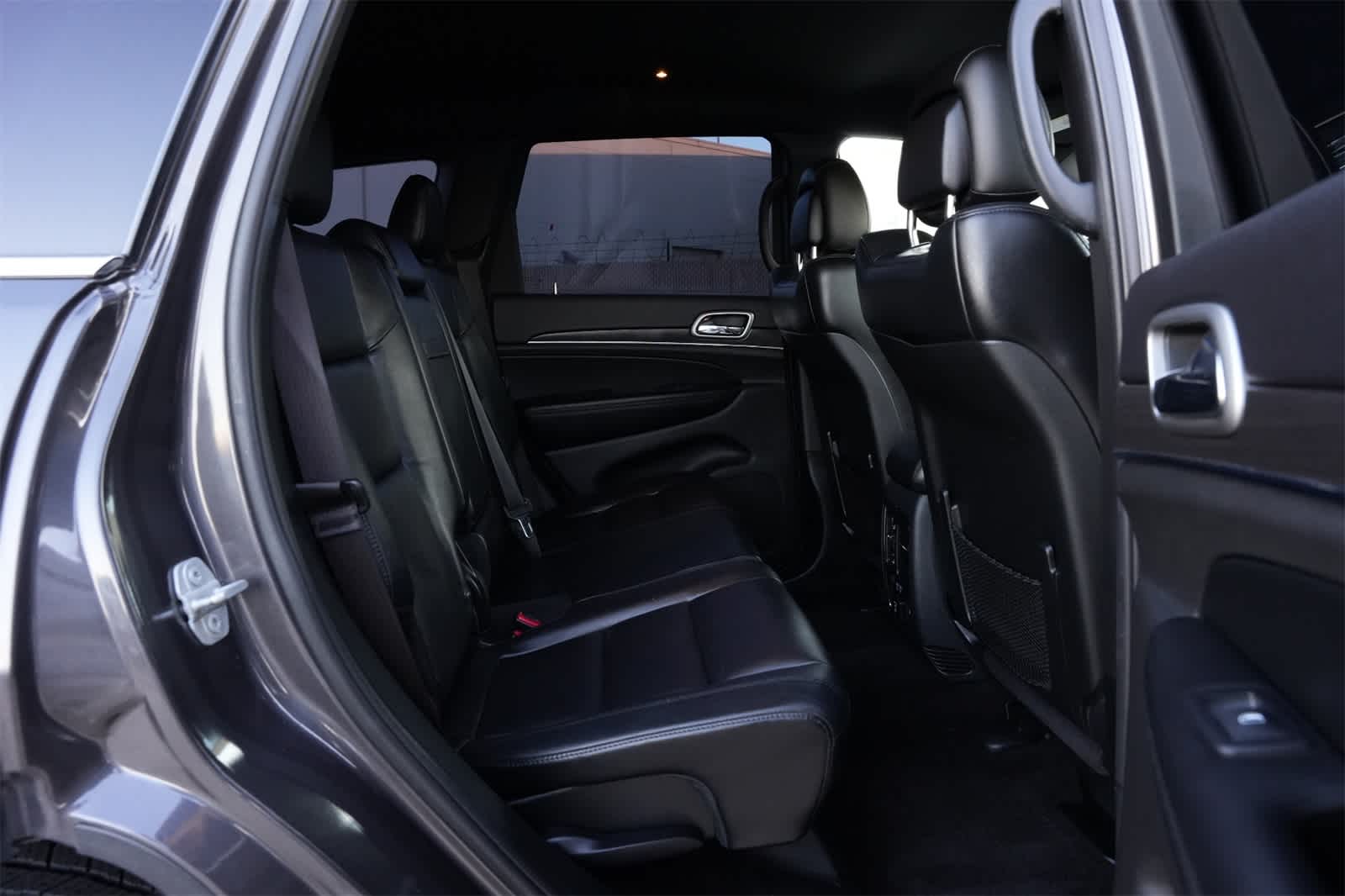 Thumbnail: 2018 Jeep Grand Cherokee - 21