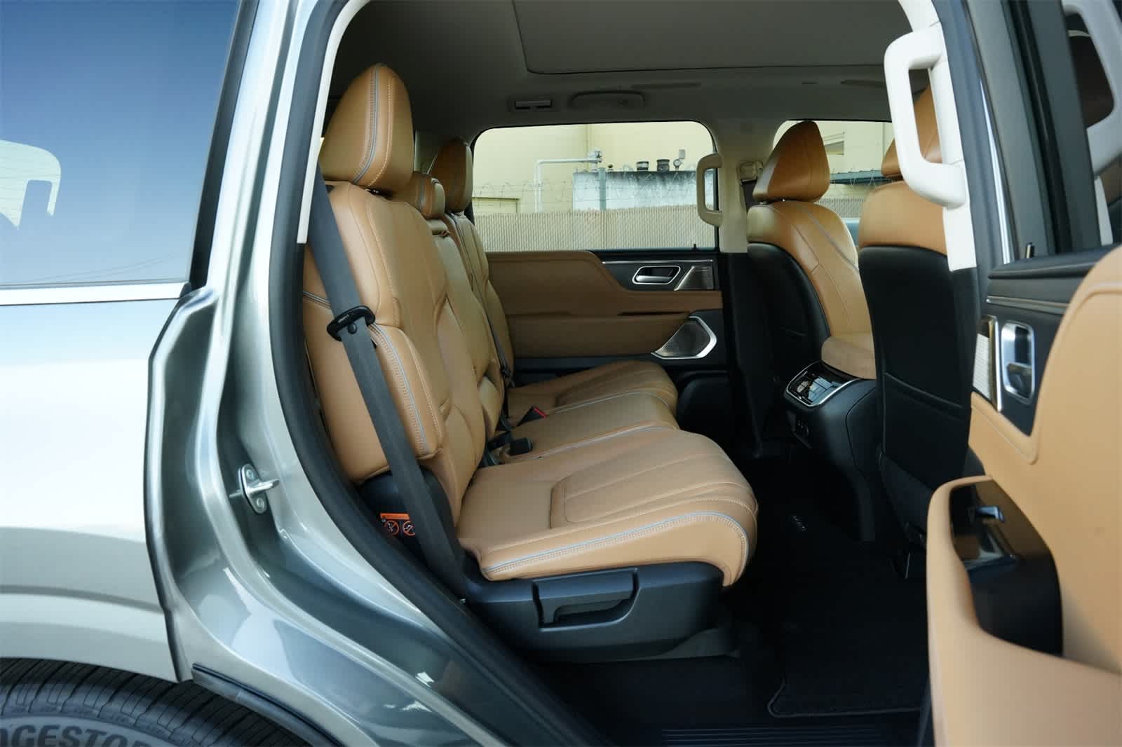 Thumbnail: 2025 INFINITI QX80 - 21