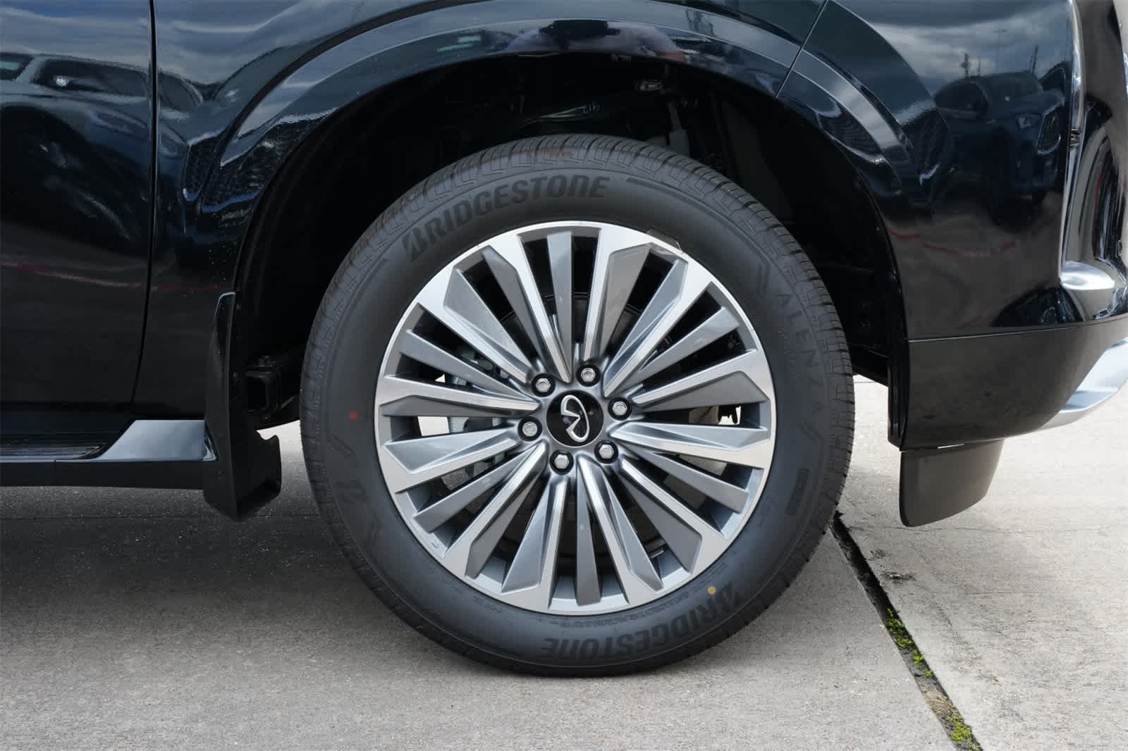 Thumbnail: 2025 INFINITI QX80 - 26