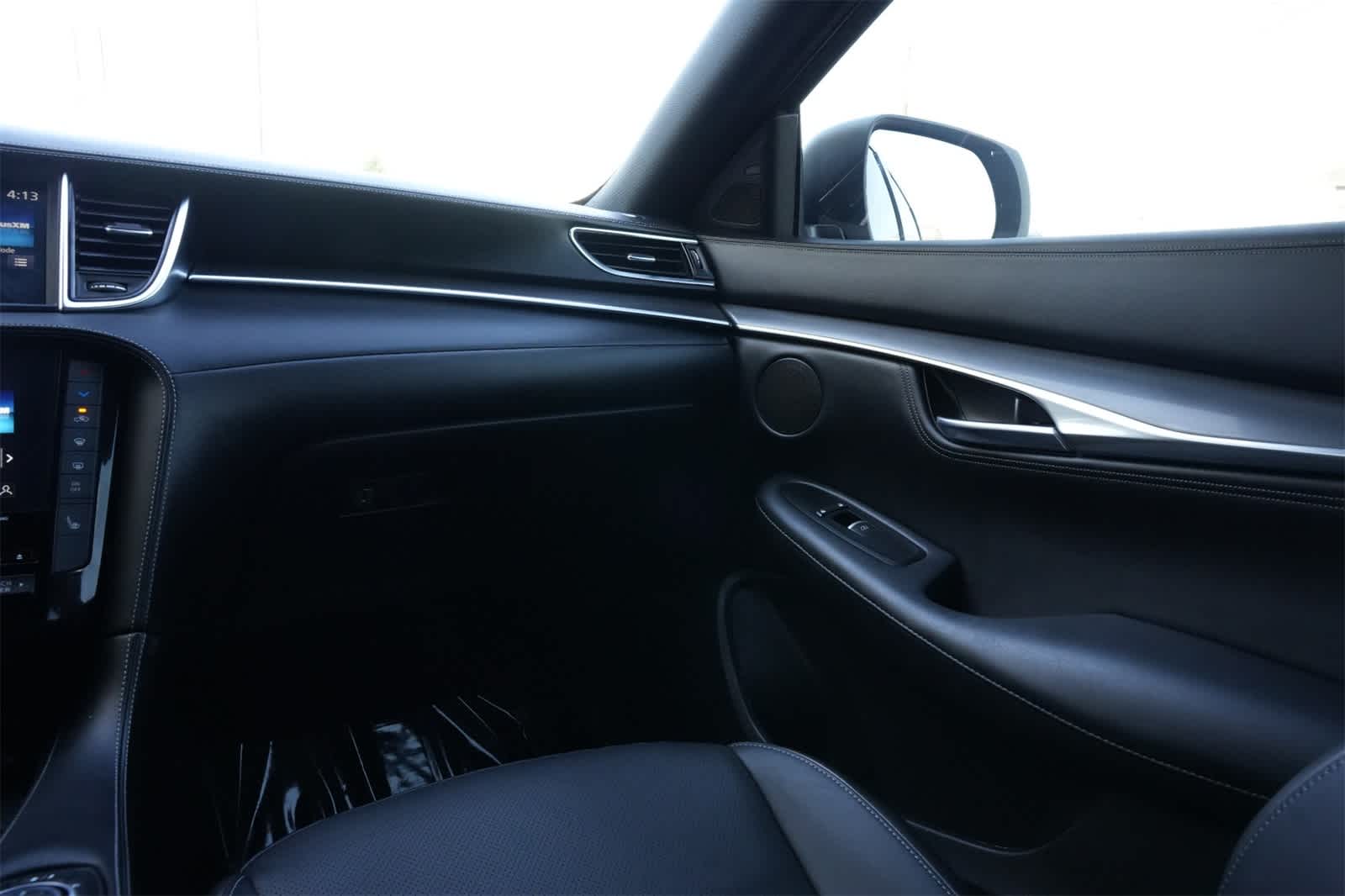 Thumbnail: 2025 INFINITI QX55 - 8