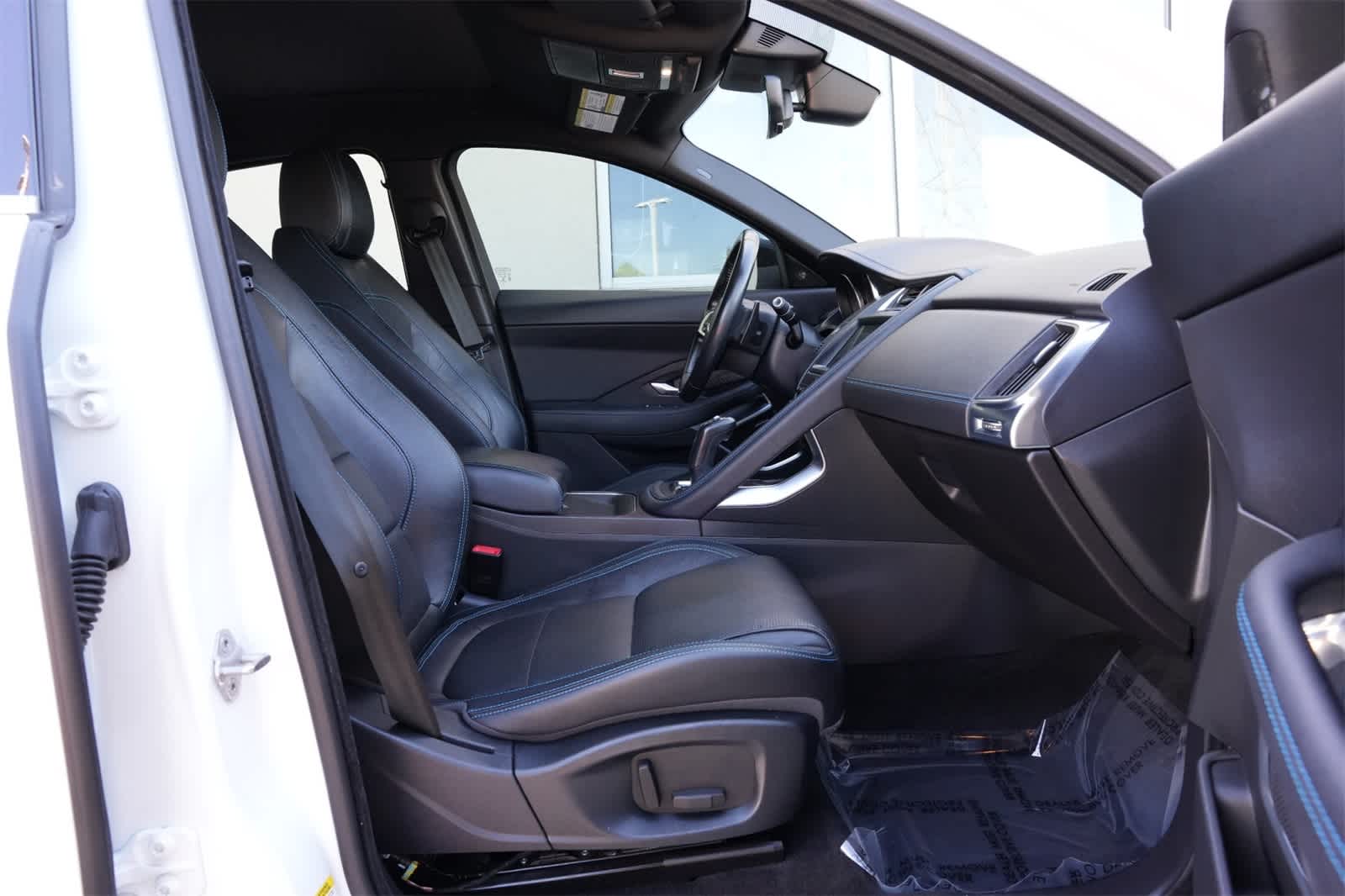 Thumbnail: 2019 Jaguar E-Pace - 24