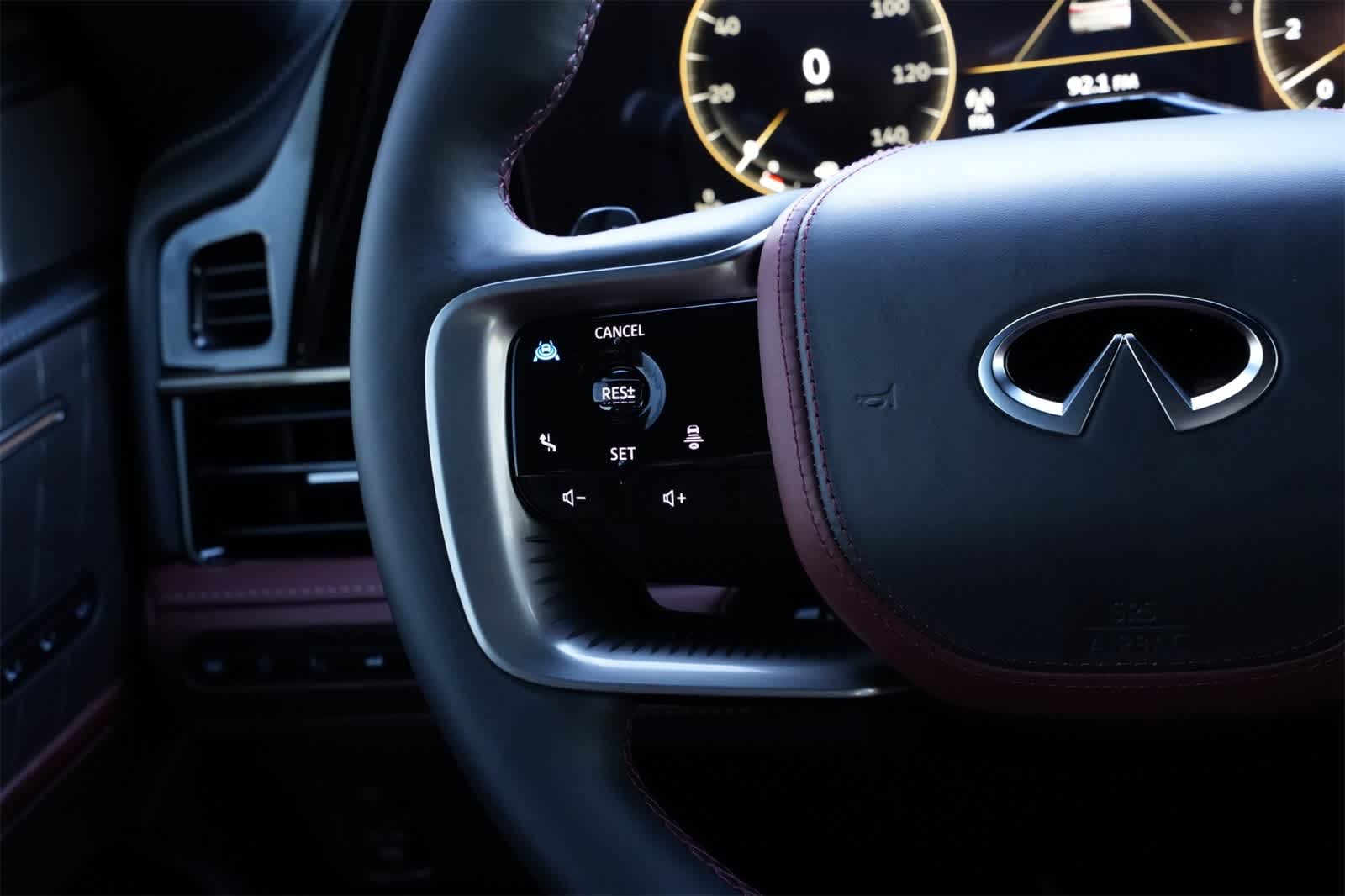 Thumbnail: 2026 INFINITI QX80 - 10