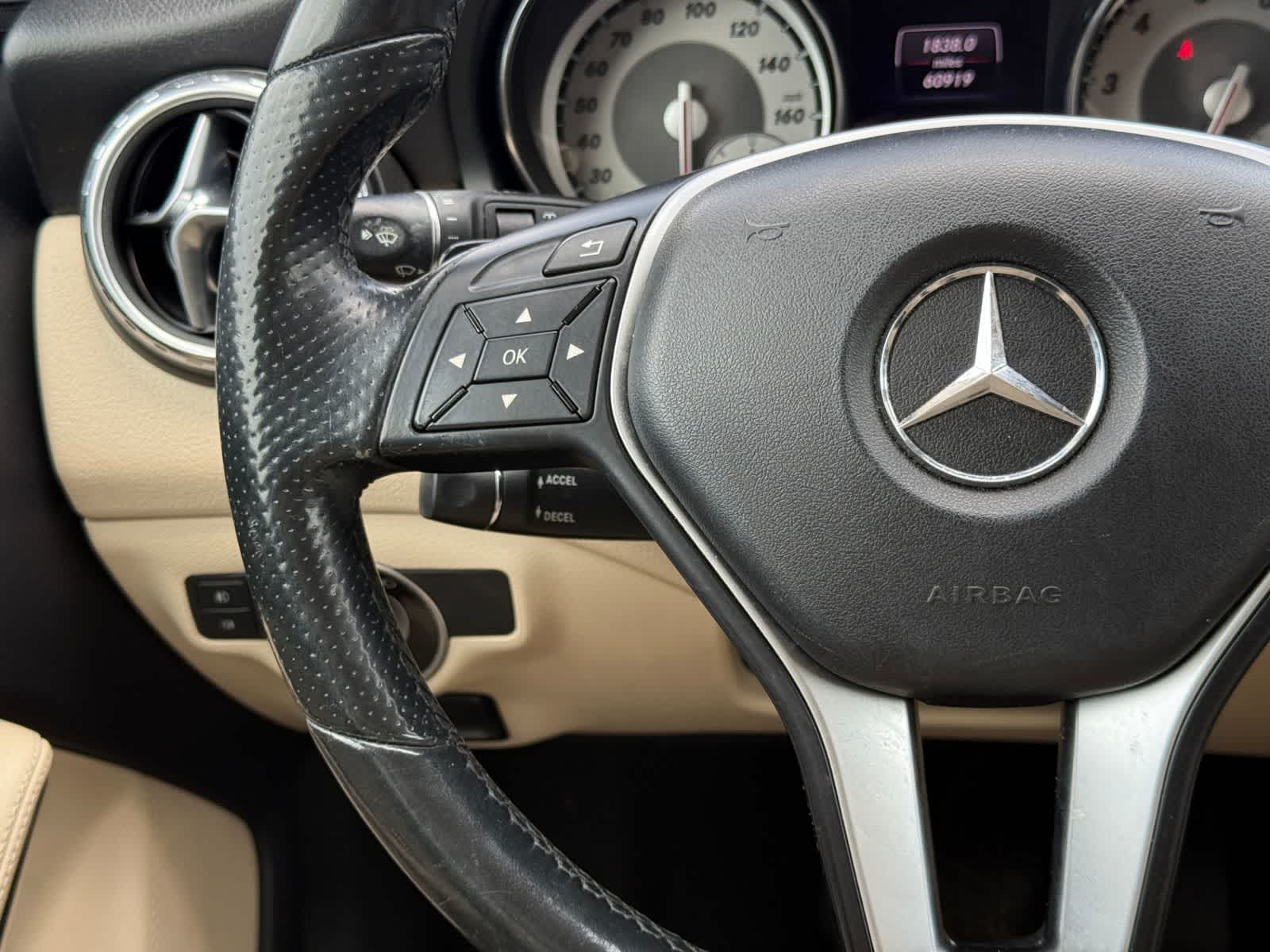 Thumbnail: 2015 Mercedes-Benz GLA - 10