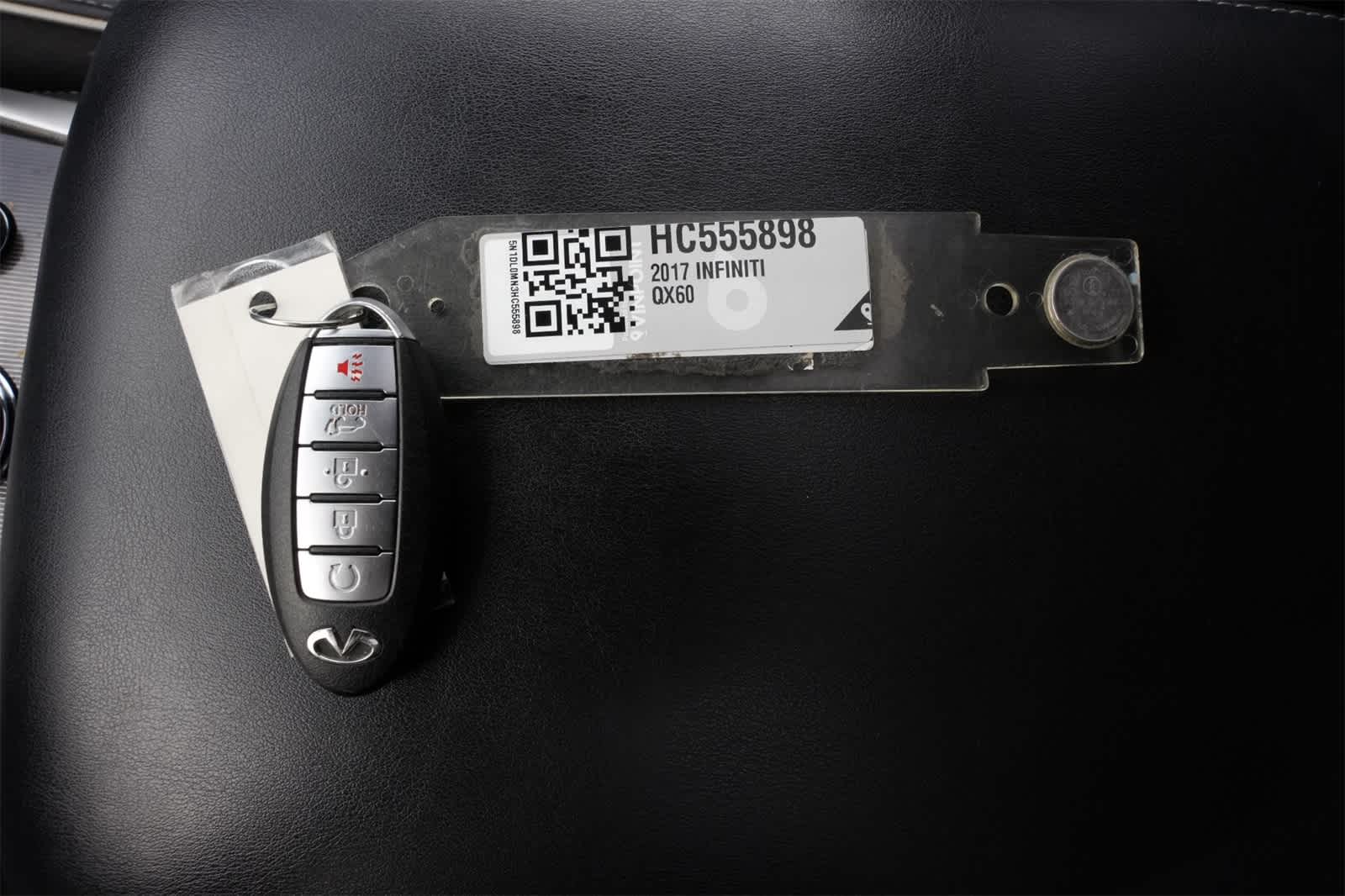 Thumbnail: 2017 INFINITI QX60 - 27