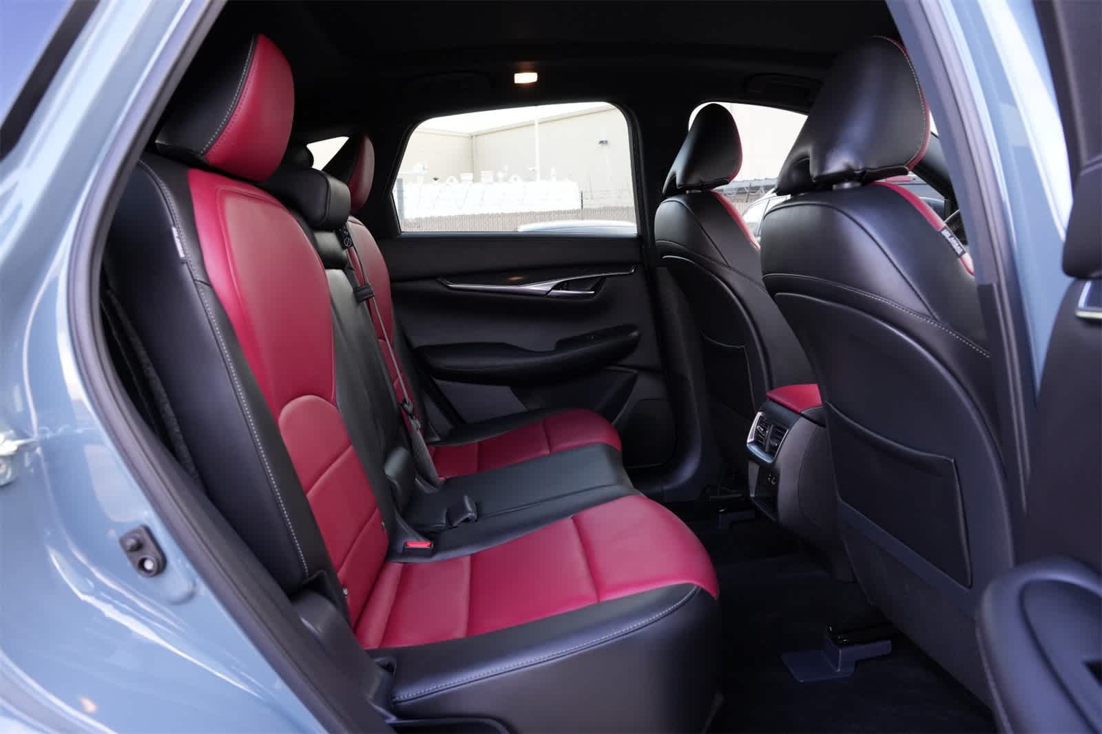 Thumbnail: 2025 INFINITI QX50 - 18