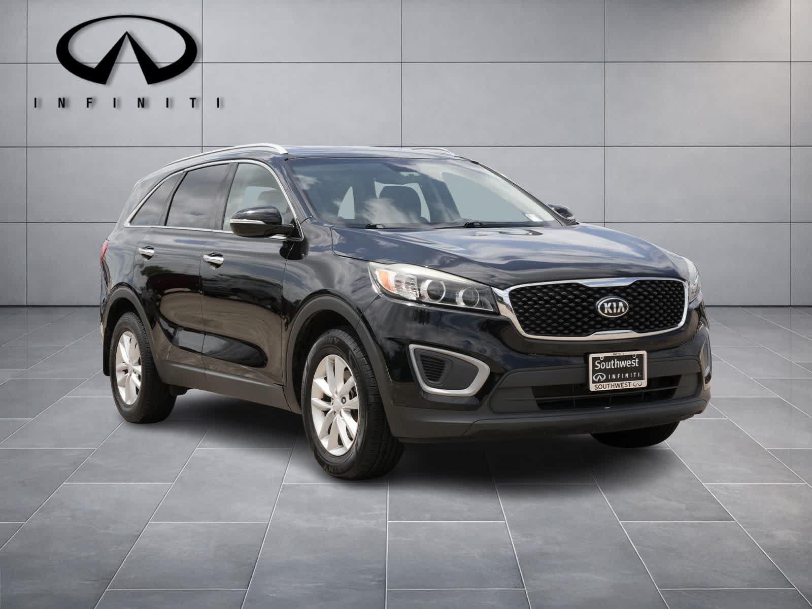 Thumbnail: 2017 Kia Sorento - 3