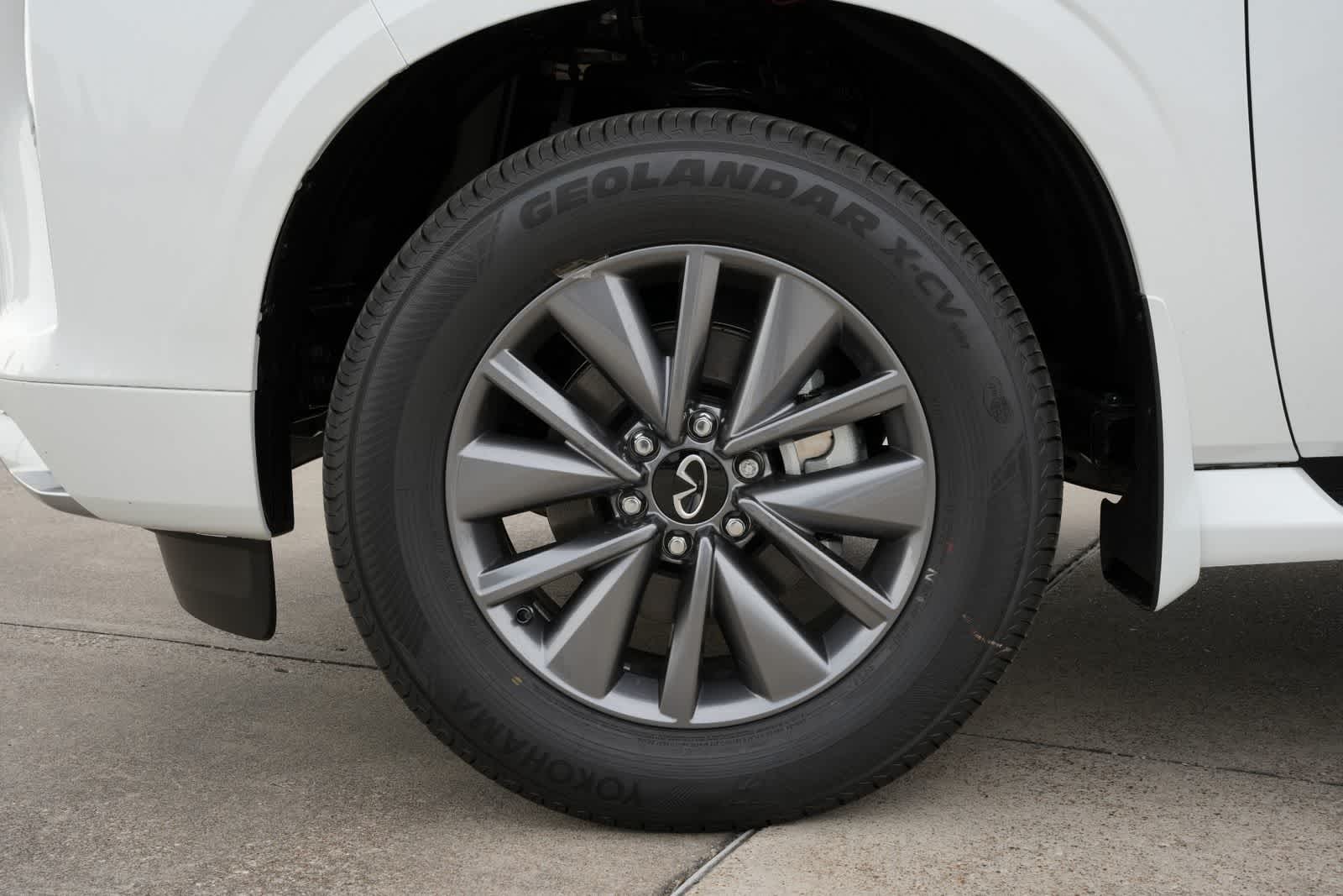 Thumbnail: 2026 INFINITI QX80 - 26