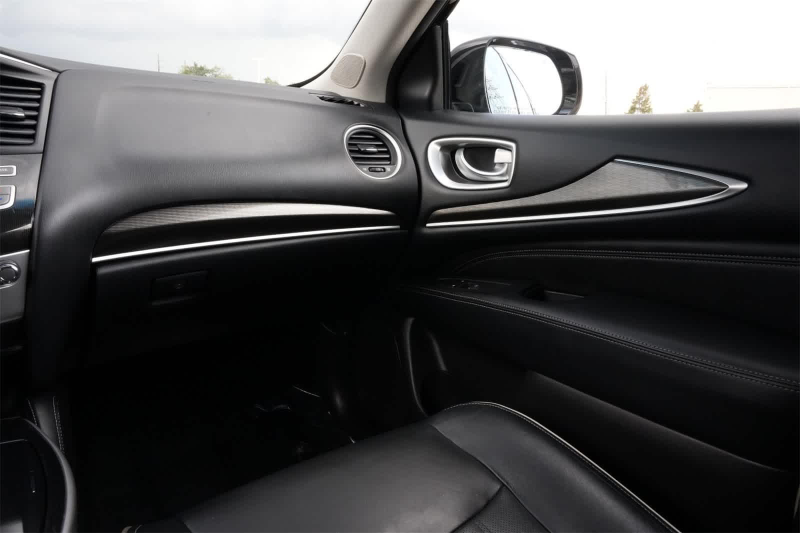 Thumbnail: 2016 INFINITI QX60 - 8