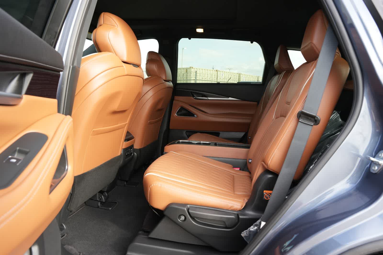 Thumbnail: 2026 INFINITI QX60 - 19