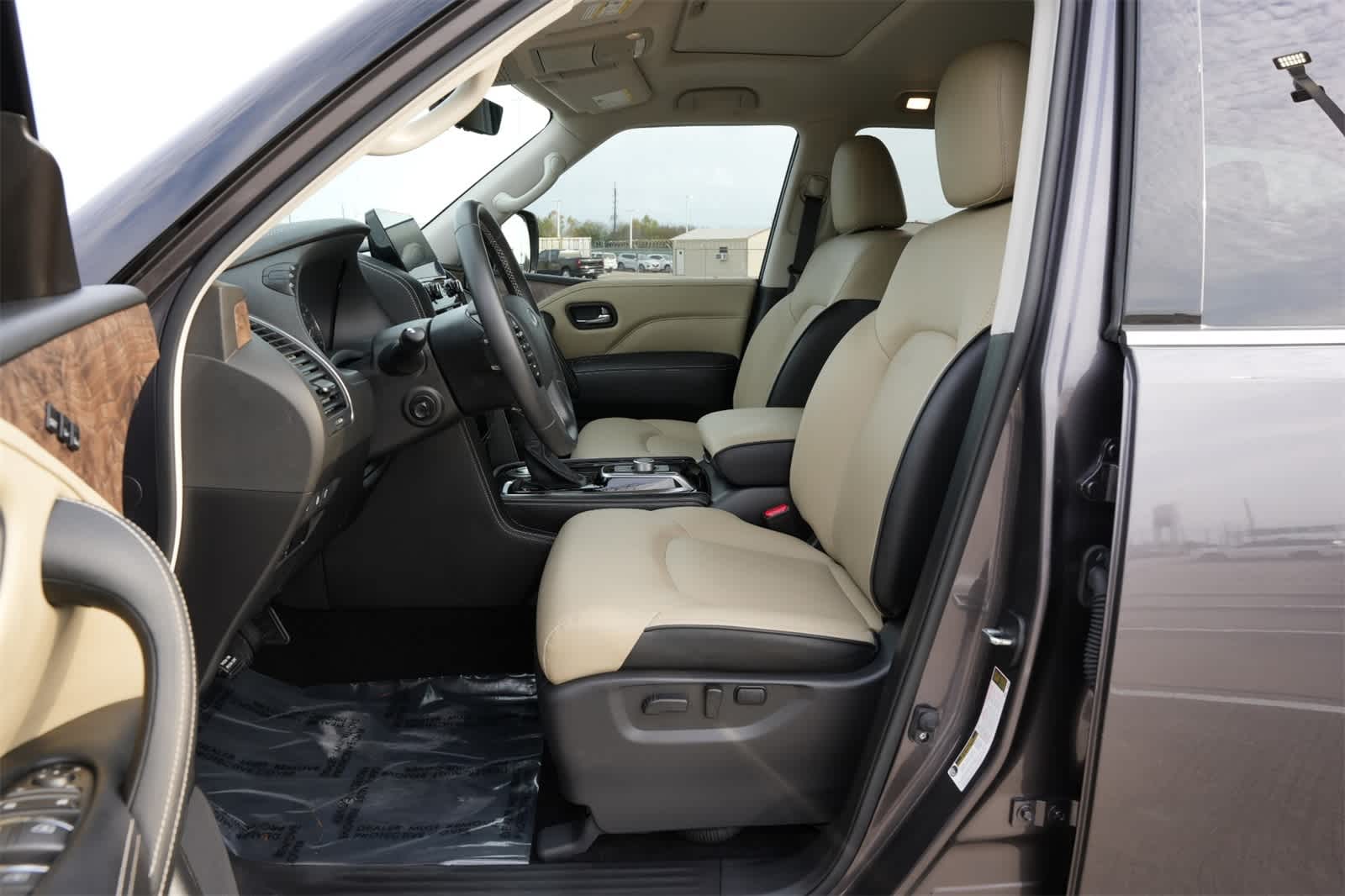 Thumbnail: 2024 INFINITI QX80 - 17