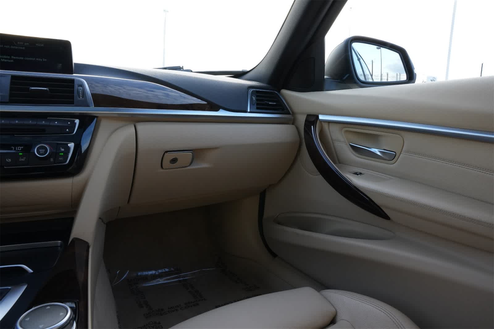 Thumbnail: 2016 BMW 3 Series - 8