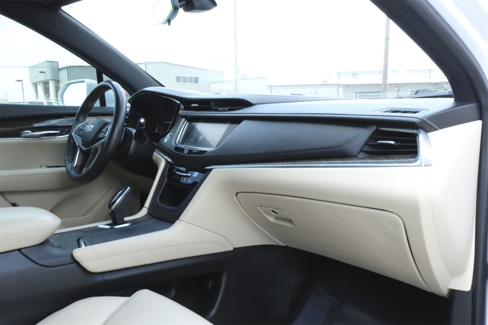 Thumbnail: 2017 Cadillac XT5 - 23