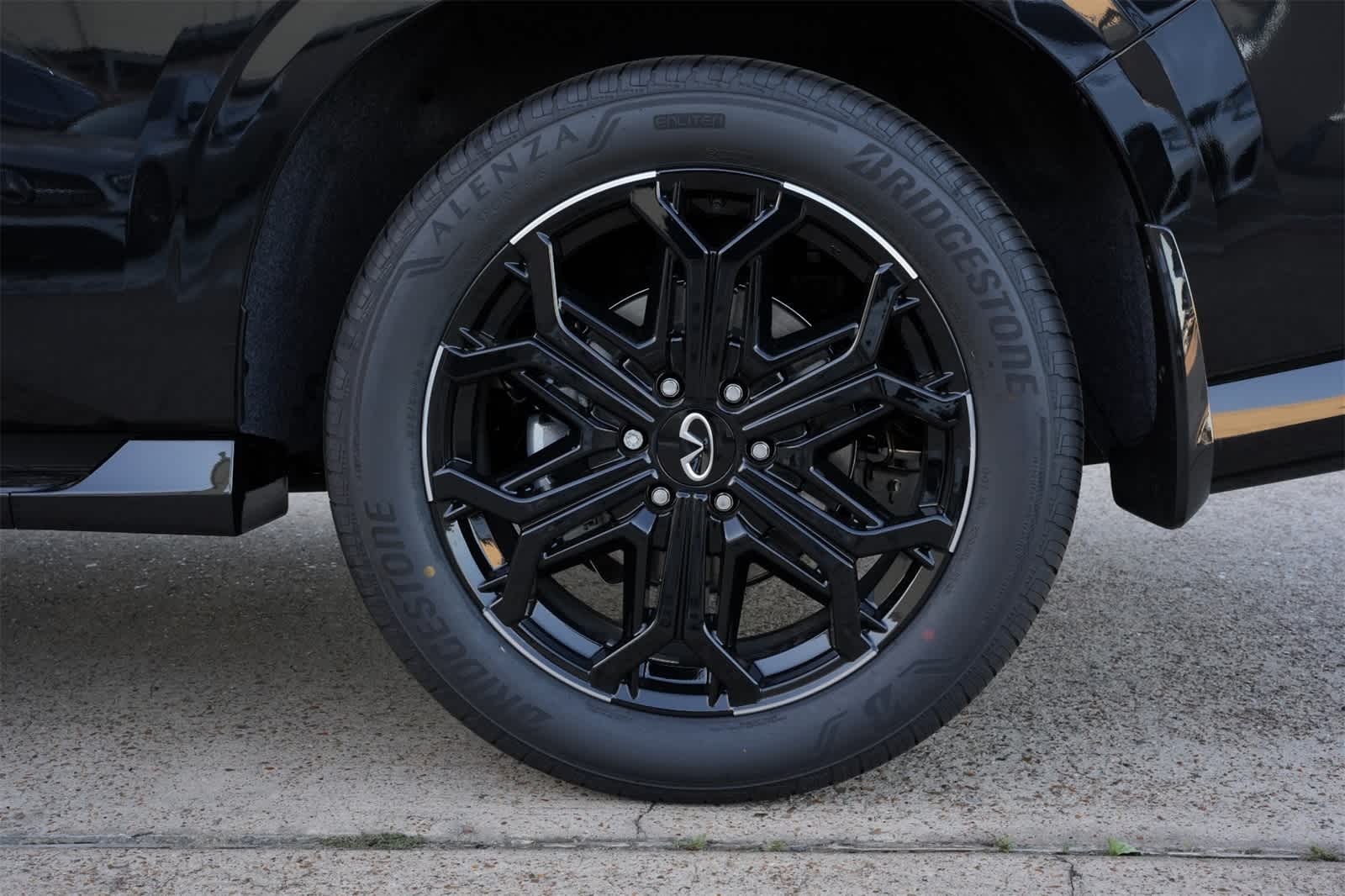 Thumbnail: 2026 INFINITI QX80 - 27