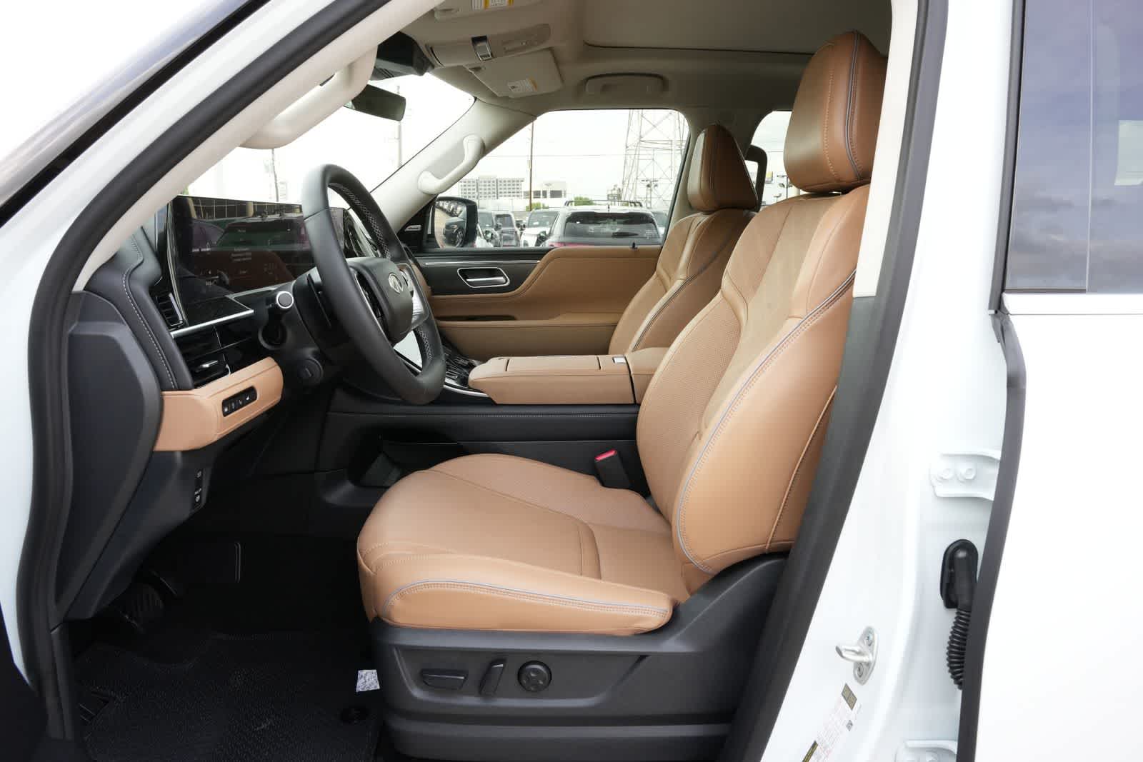 Thumbnail: 2026 INFINITI QX80 - 17