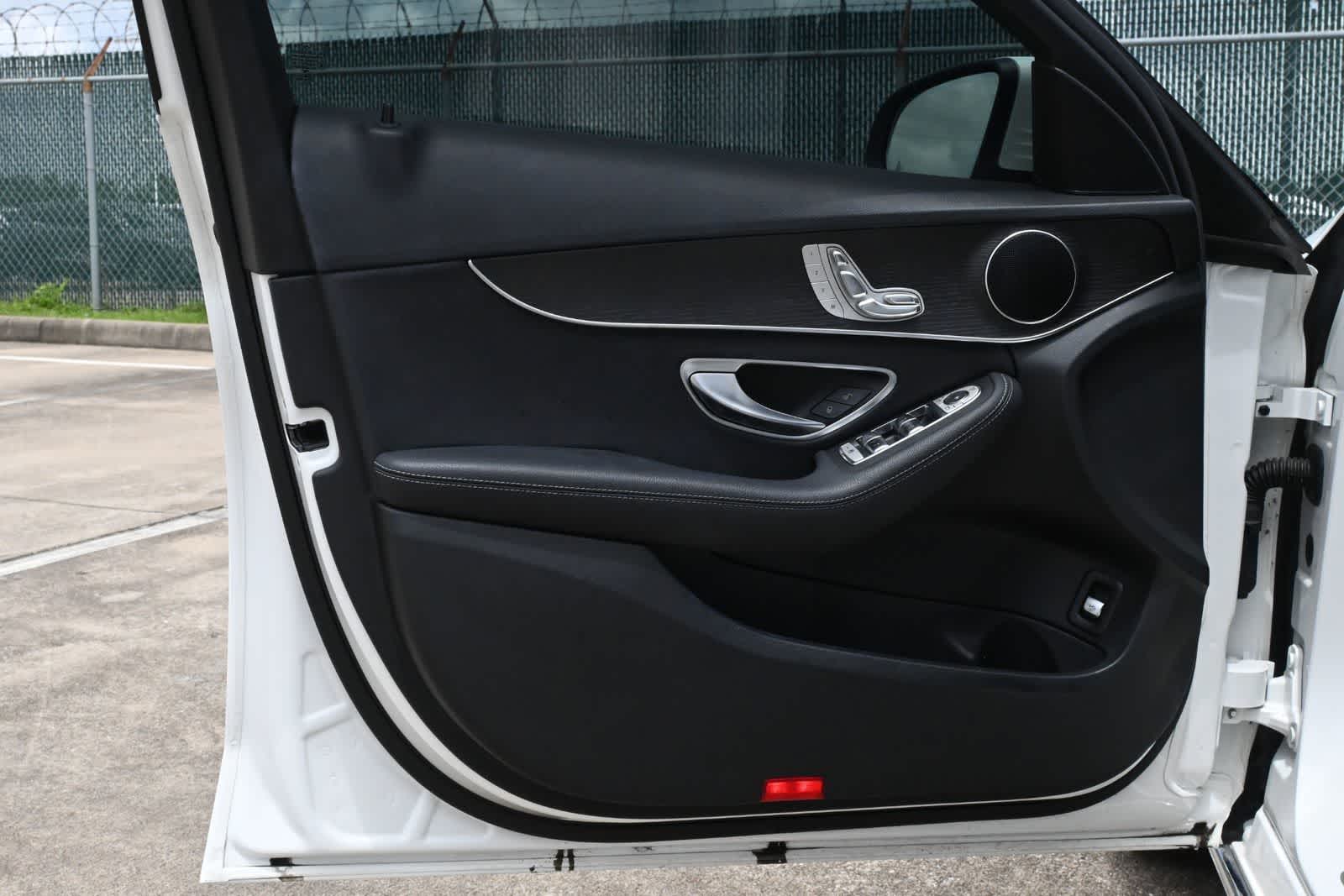 Thumbnail: 2020 Mercedes-Benz C-Class - 18
