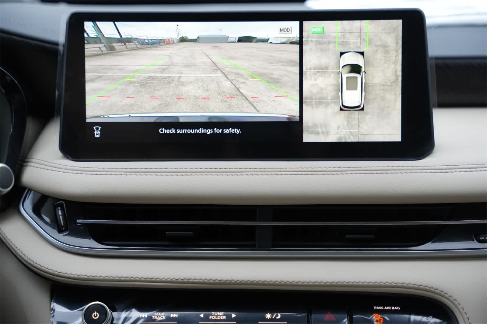 Thumbnail: 2025 INFINITI QX60 - 14