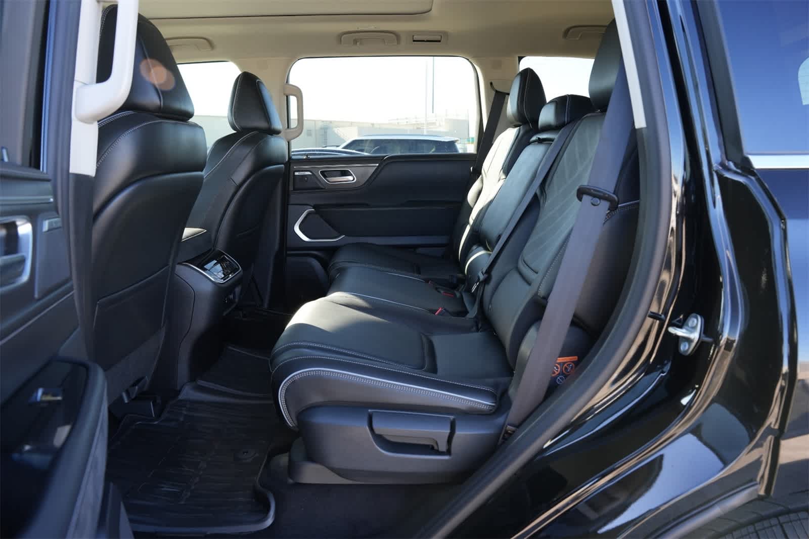 2025 INFINITI QX80 Luxe 19