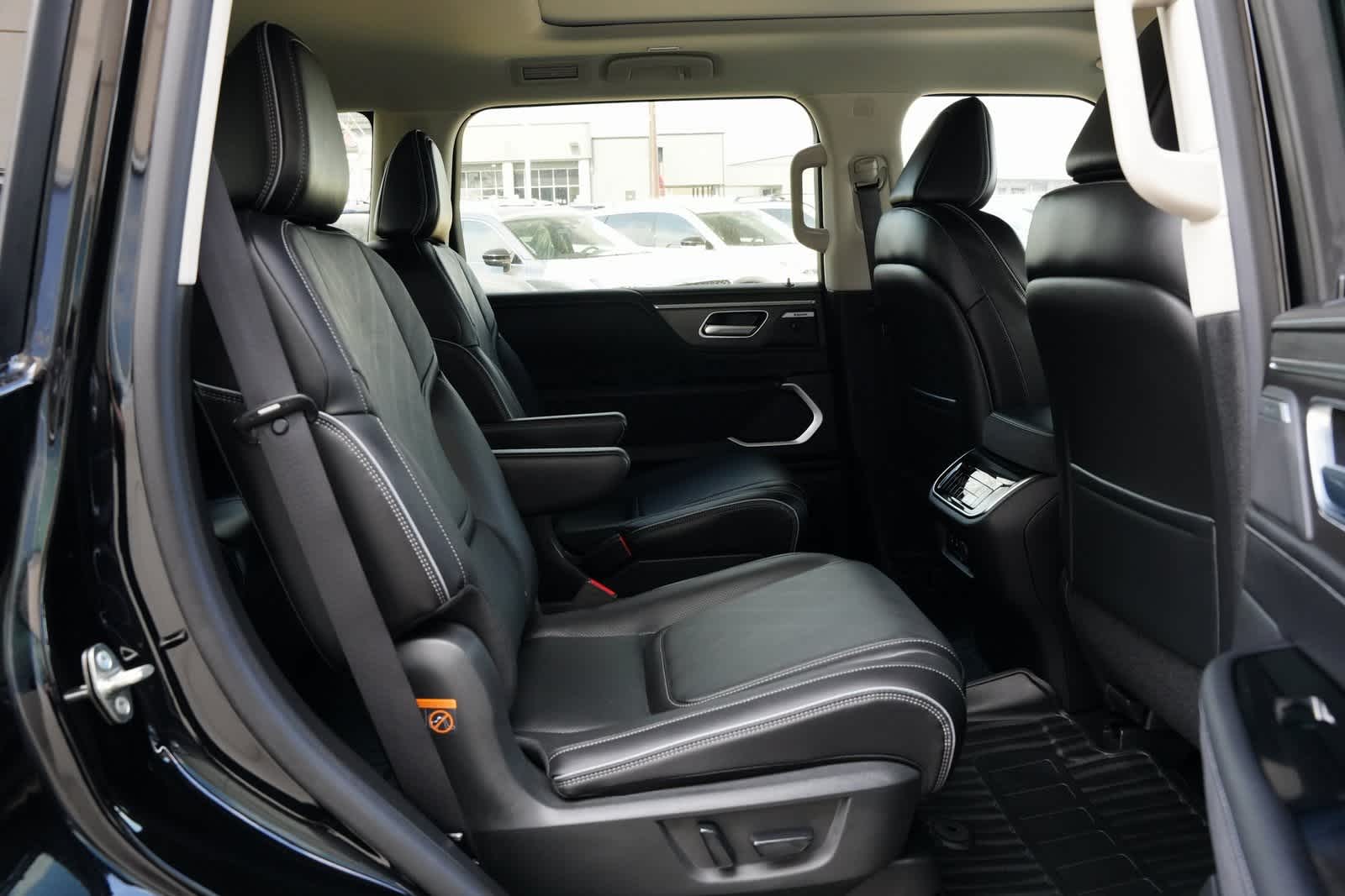 Thumbnail: 2025 INFINITI QX80 - 22