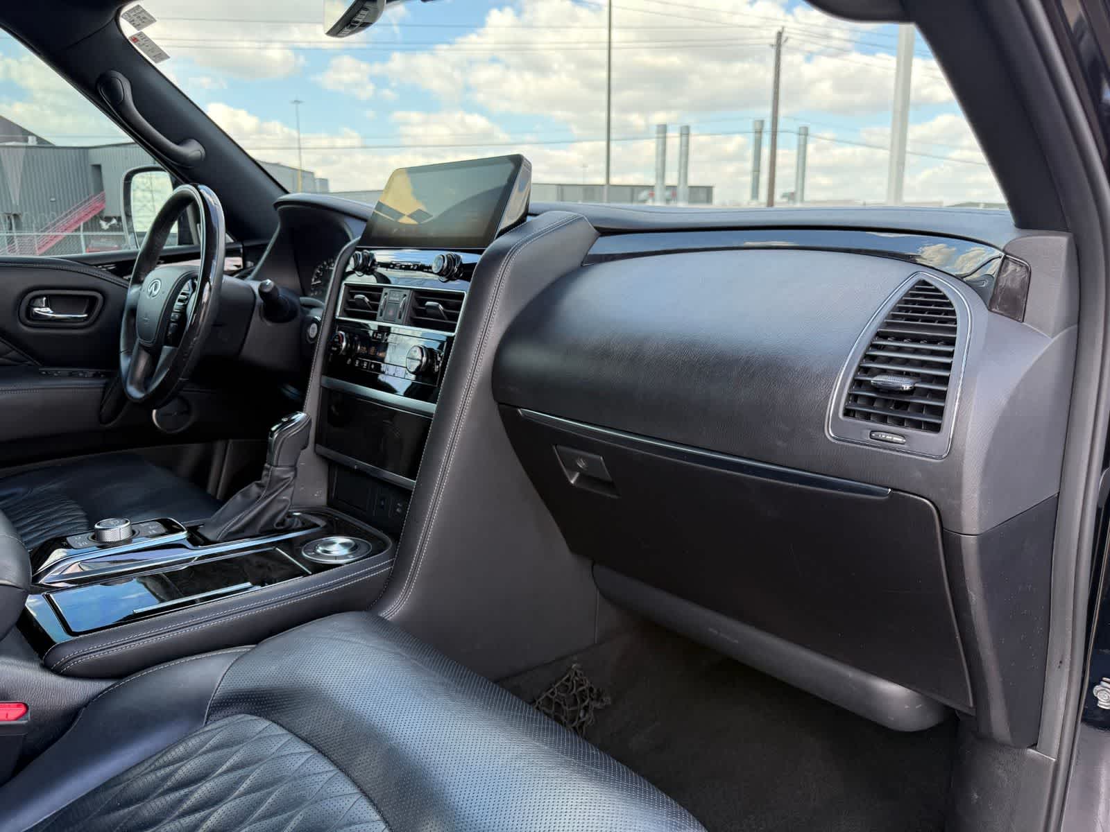 Thumbnail: 2023 INFINITI QX80 - 20