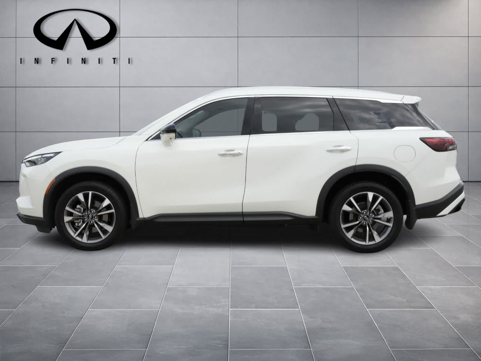 Thumbnail: 2023 INFINITI QX60 - 4