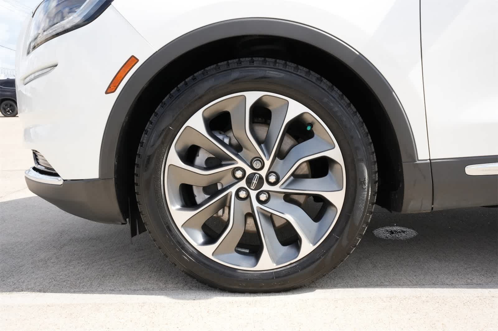 Thumbnail: 2022 Lincoln Nautilus - 26