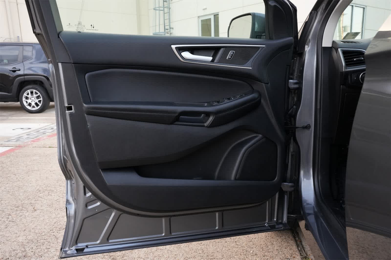 Thumbnail: 2022 Ford Edge - 18