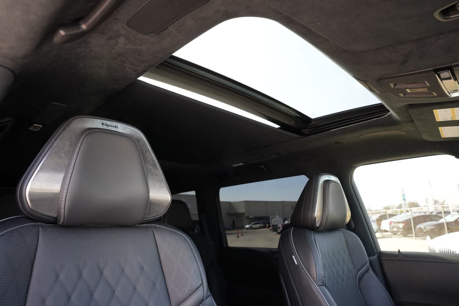 Thumbnail: 2025 INFINITI QX80 - 24