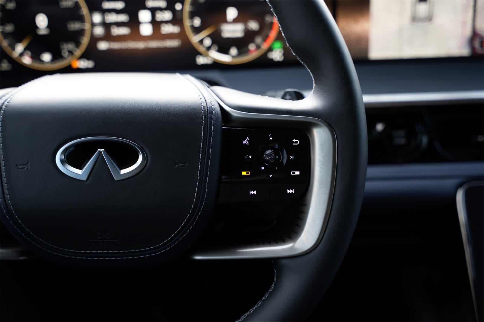 Thumbnail: 2026 INFINITI QX80 - 11