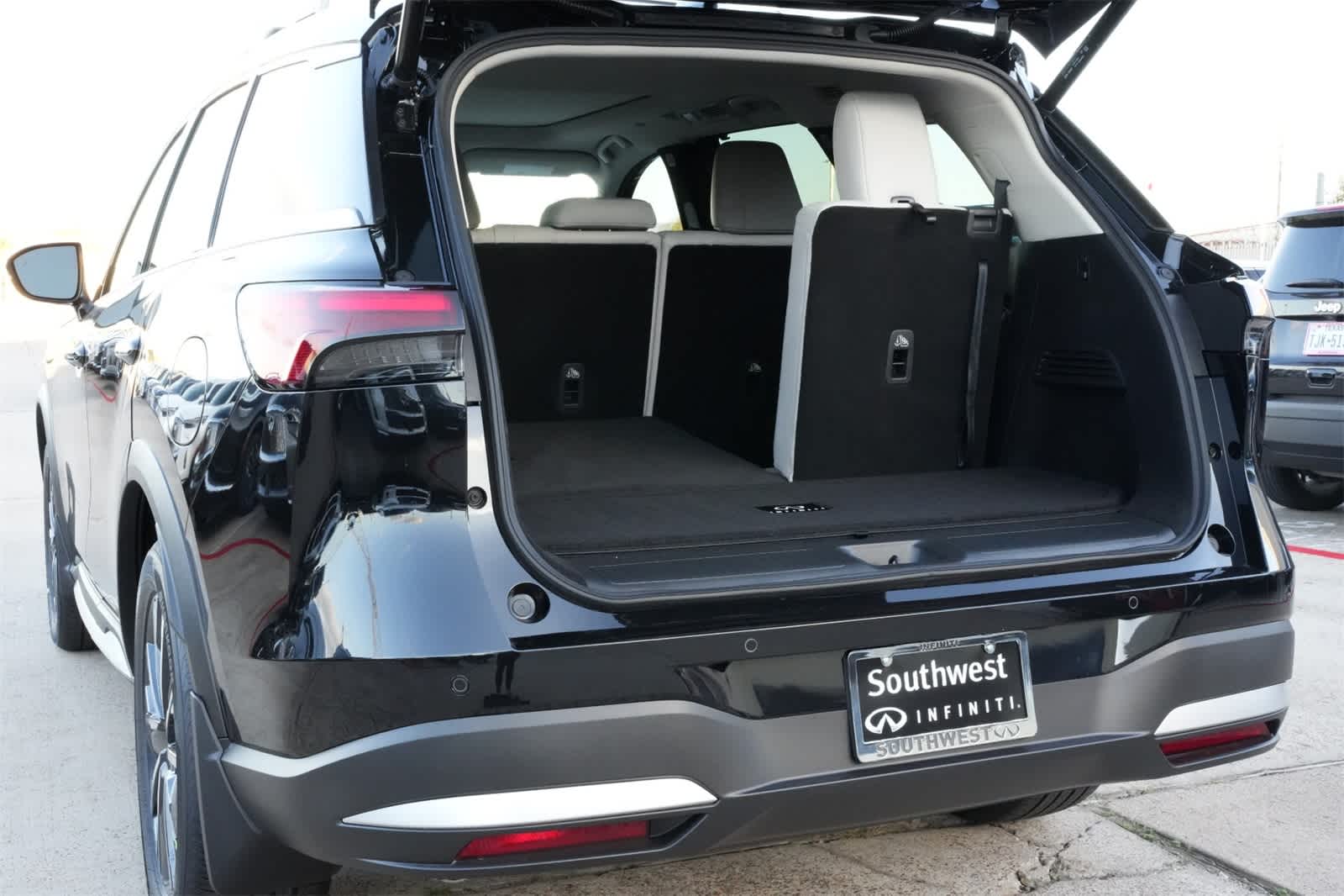 Thumbnail: 2026 INFINITI QX60 - 21