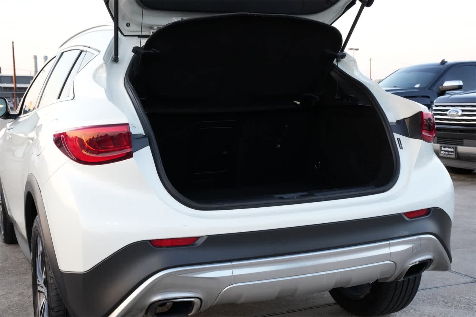 Thumbnail: 2019 INFINITI QX30 - 21
