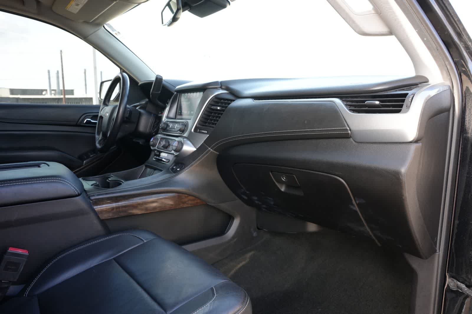 Thumbnail: 2016 Chevrolet Tahoe - 21