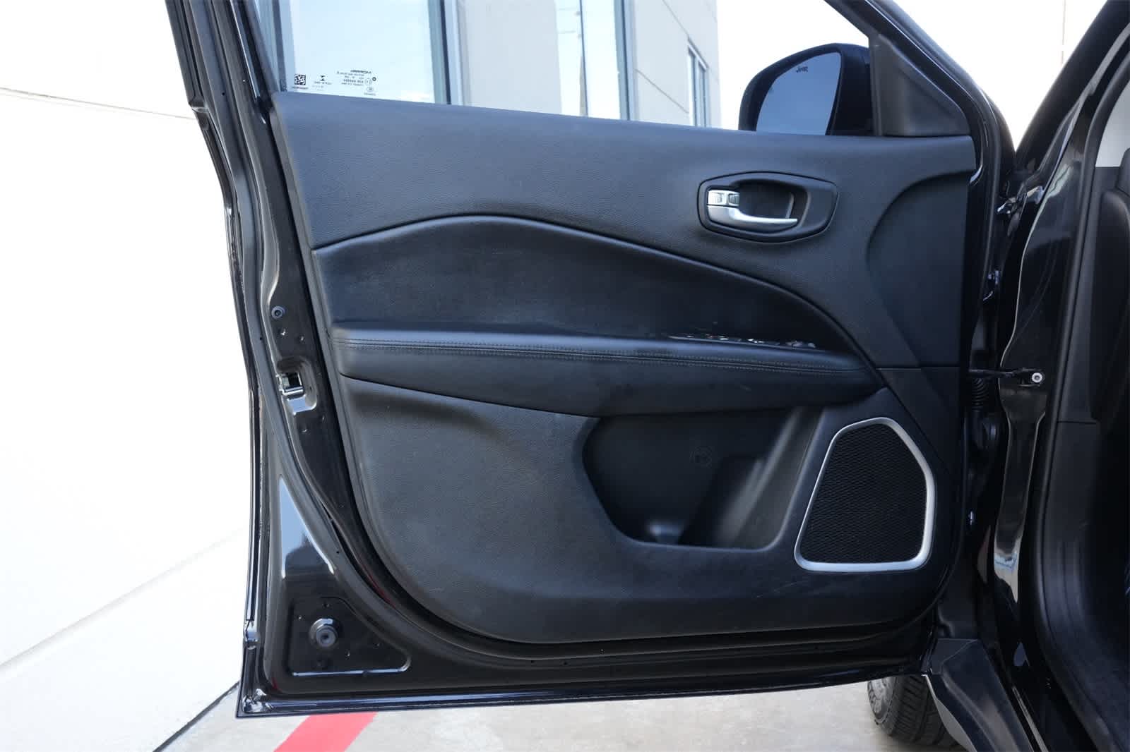 Thumbnail: 2019 Jeep Compass - 17