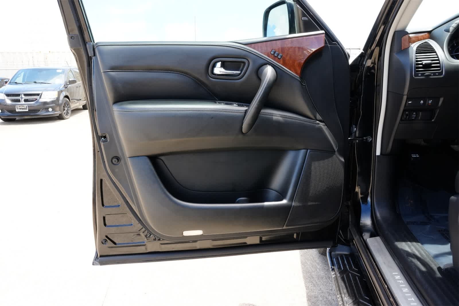Thumbnail: 2019 INFINITI QX80 - 17