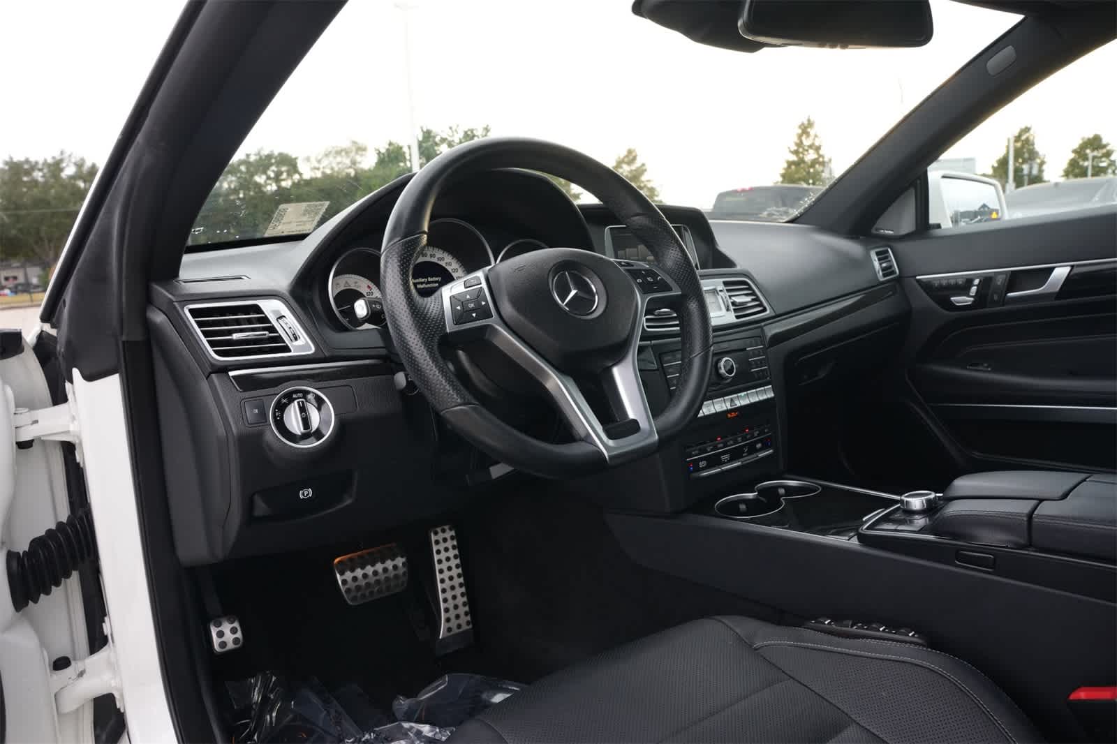Thumbnail: 2017 Mercedes-Benz E-Class - 12