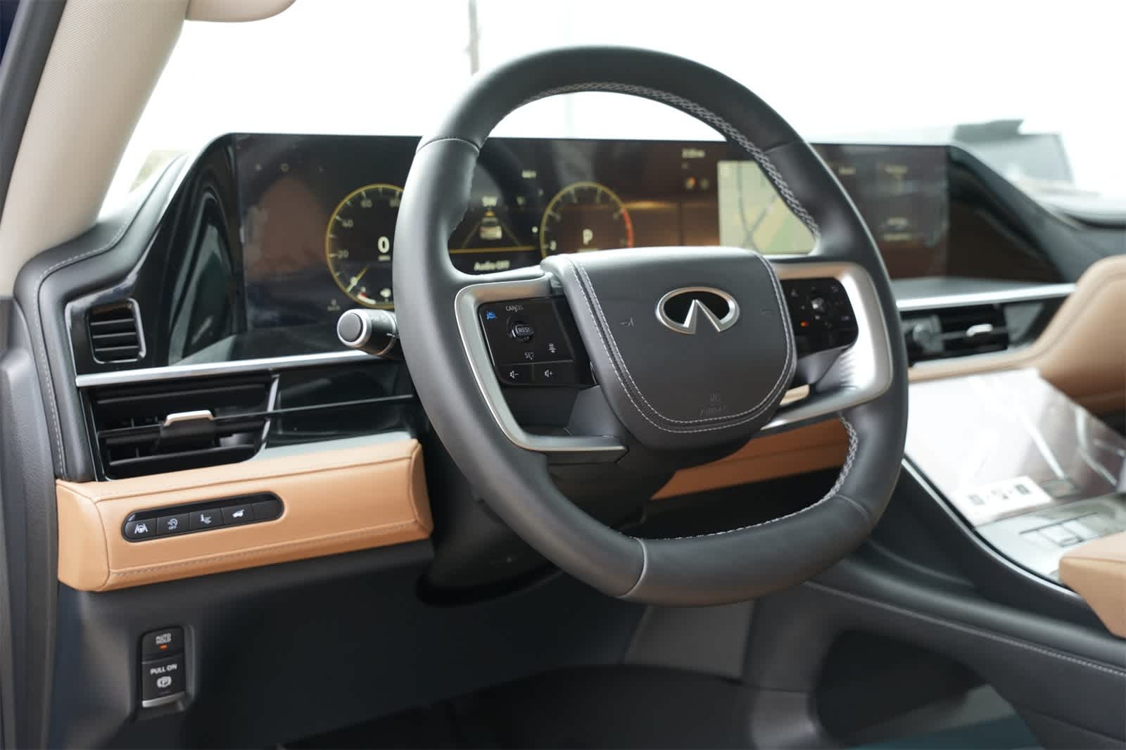 Thumbnail: 2025 INFINITI QX80 - 16