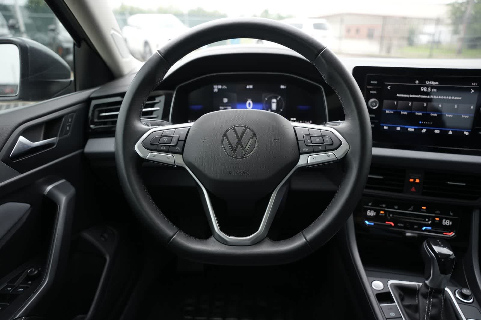 Thumbnail: 2025 Volkswagen Jetta - 9