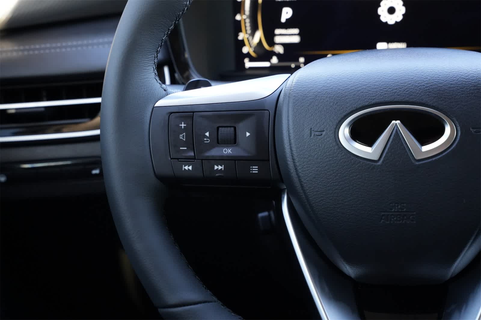 Thumbnail: 2026 INFINITI QX60 - 10