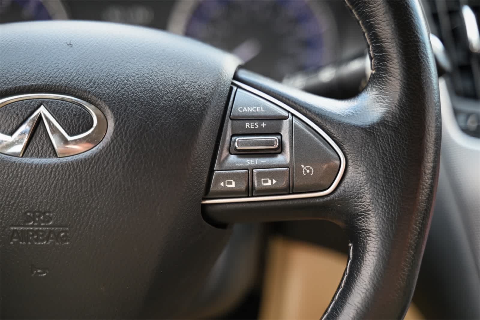 Thumbnail: 2015 INFINITI Q50 - 11