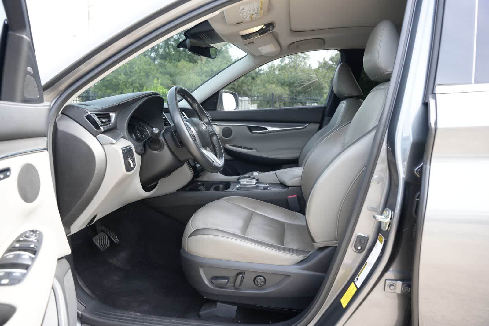 Thumbnail: 2023 INFINITI QX50 - 15