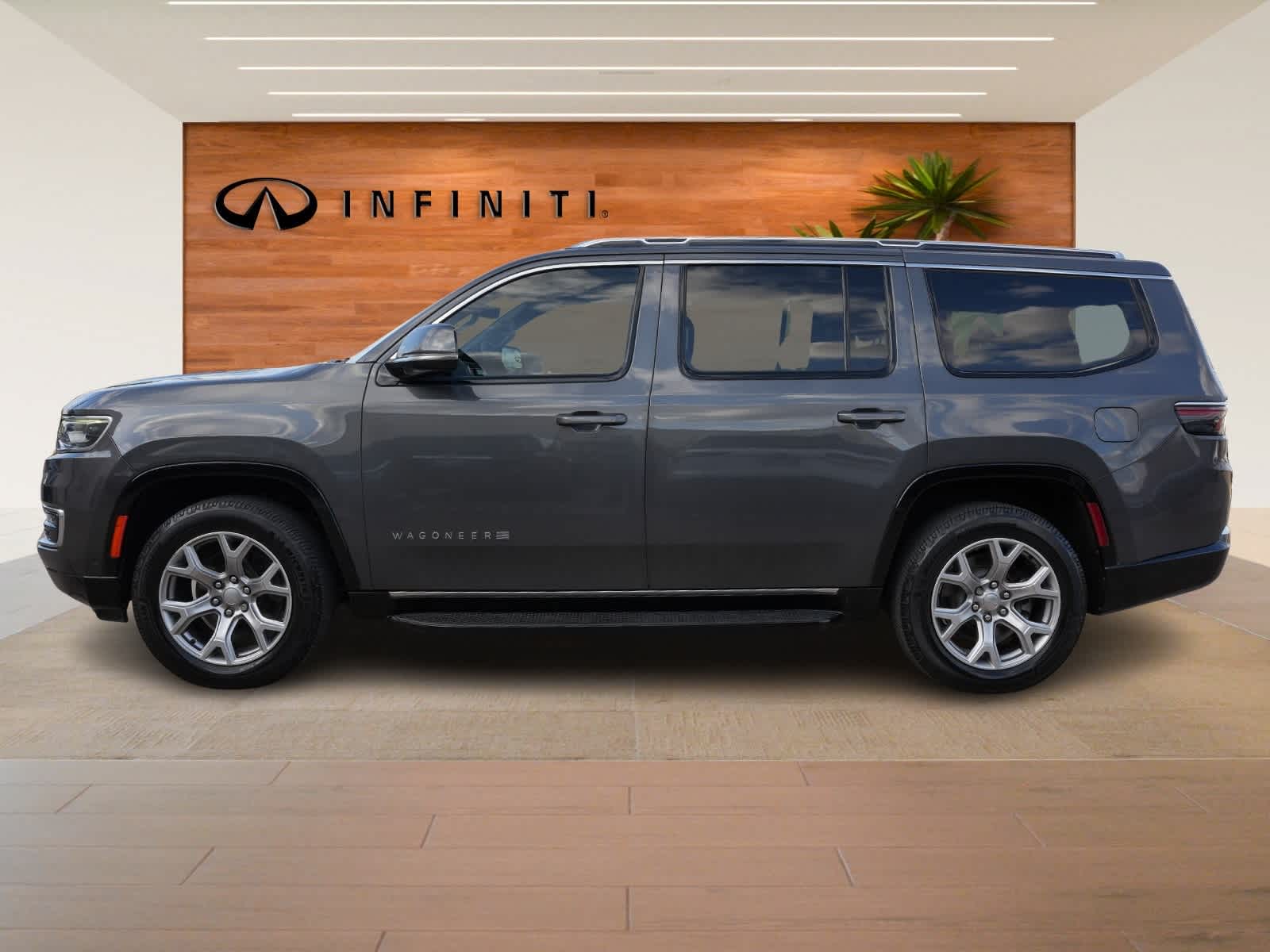 Thumbnail: 2022 Jeep Wagoneer - 4