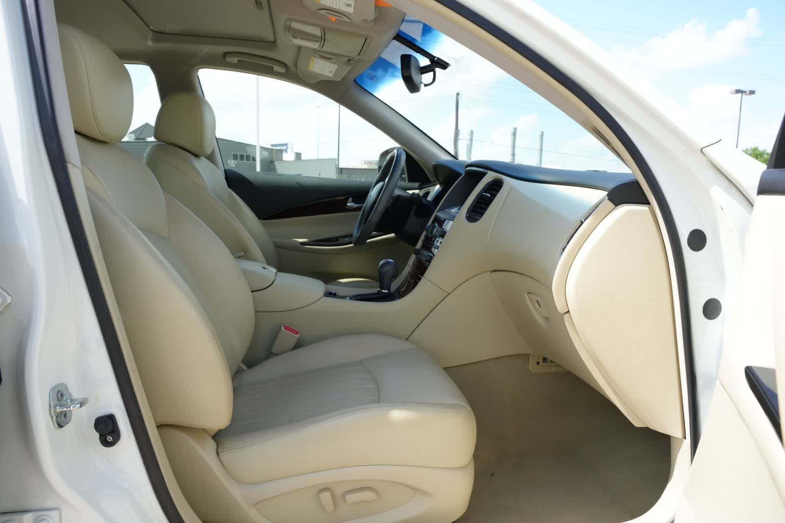 Thumbnail: 2016 INFINITI QX50 - 23
