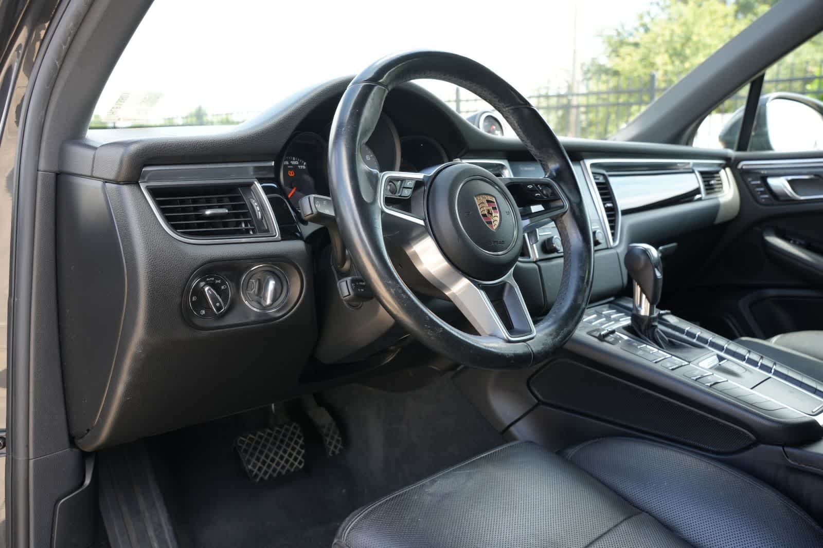 Thumbnail: 2017 Porsche Macan - 12