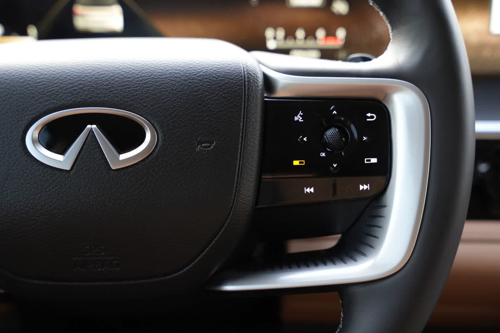 Thumbnail: 2026 INFINITI QX80 - 11