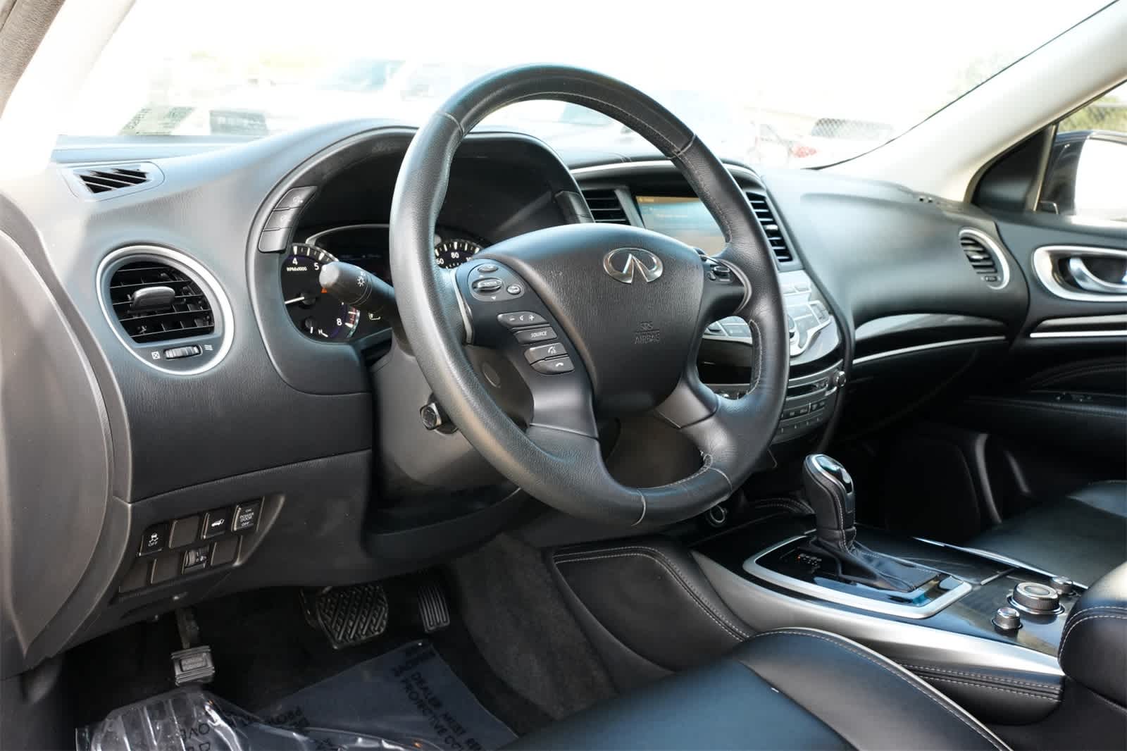 Thumbnail: 2016 INFINITI QX60 - 16