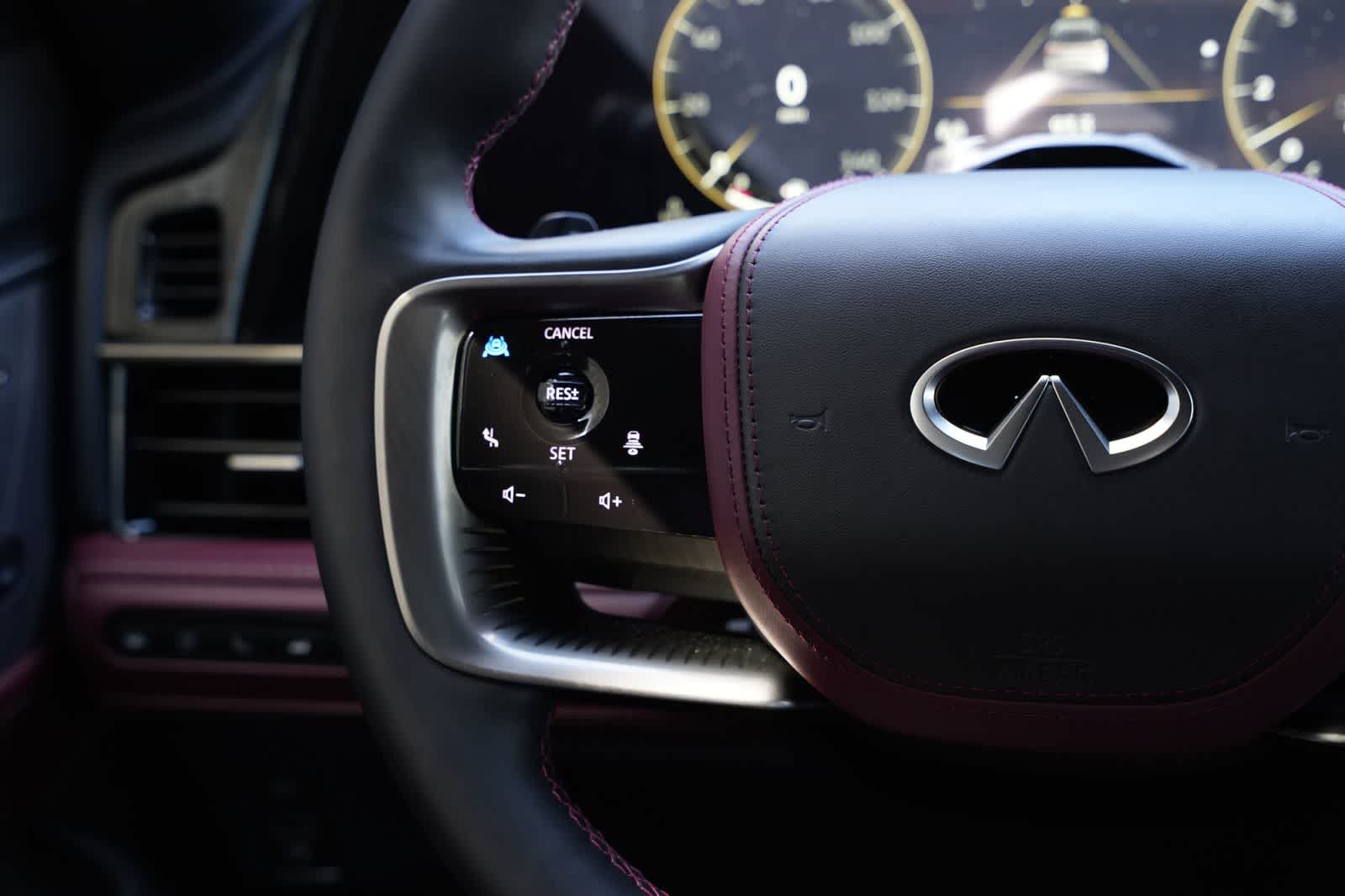 Thumbnail: 2026 INFINITI QX80 - 10